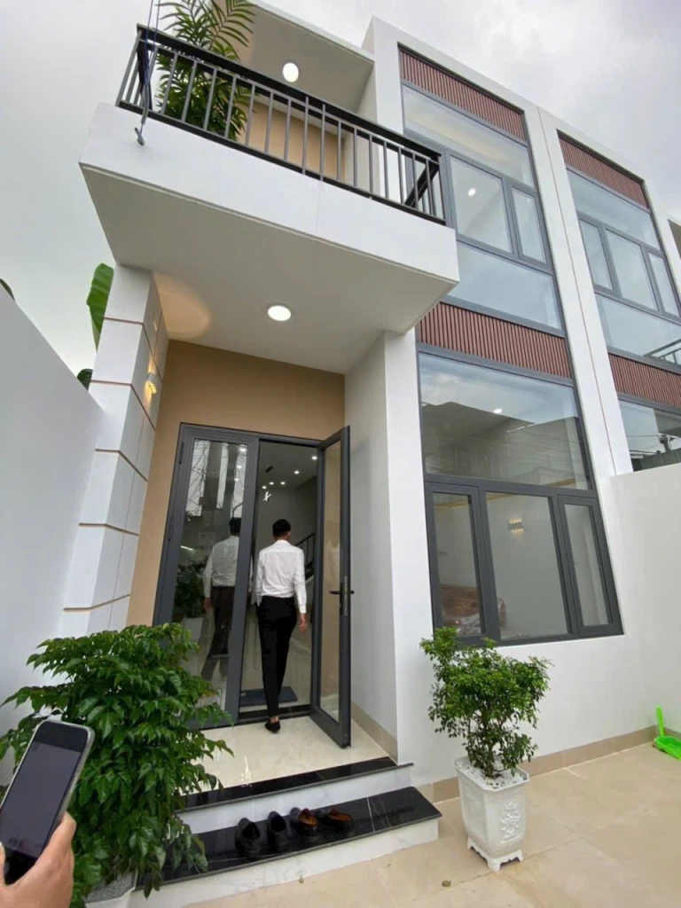 nhà 1trệt 1 lầu ngay chợ tân phong biên hoà mới xây giá rẻ