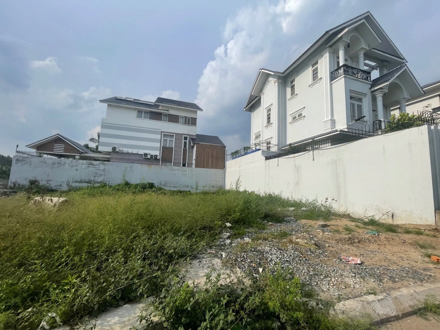 Đất đẹp cho khách xây Biệt thự ngay Ngã Tư Ga giáp Gò Vấp, 16.5x20m, đường 8m thông, nhỉnh 60tr/m2