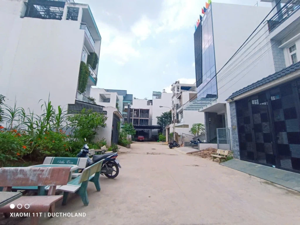 Bán siêu phẩm 4 tầng DT chuẩn 5x20m, HXH Vip 8m Tô Ngọc Vân gần Ngã Tư Ga, giá 7.9Tỷ