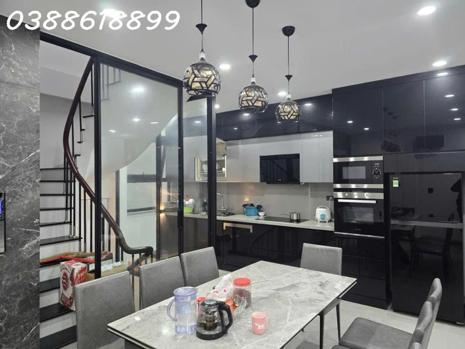 BÁN MP HOÀNG VĂN THÁI 75Mx3T, MT 3,5M - KINH DOANH