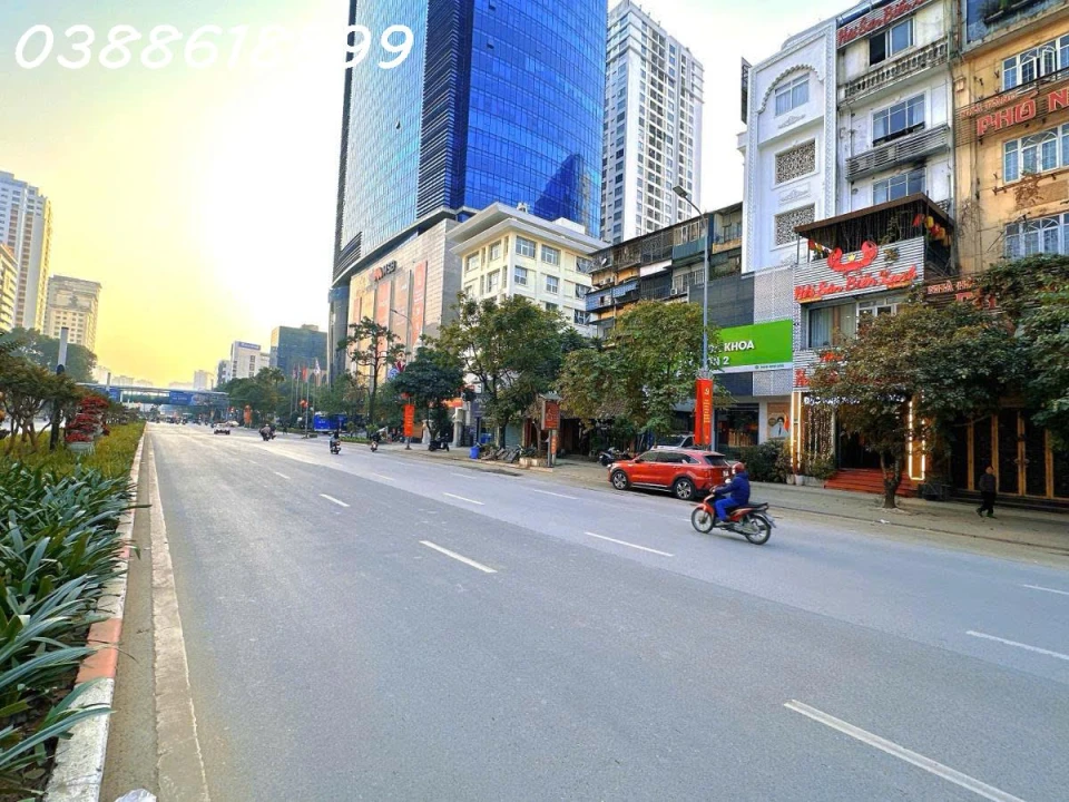 BÁN MẶT PHỐ NGUYỄN CHÍ THANH 120Mx8T, MT 5,5M - KINH DOANH