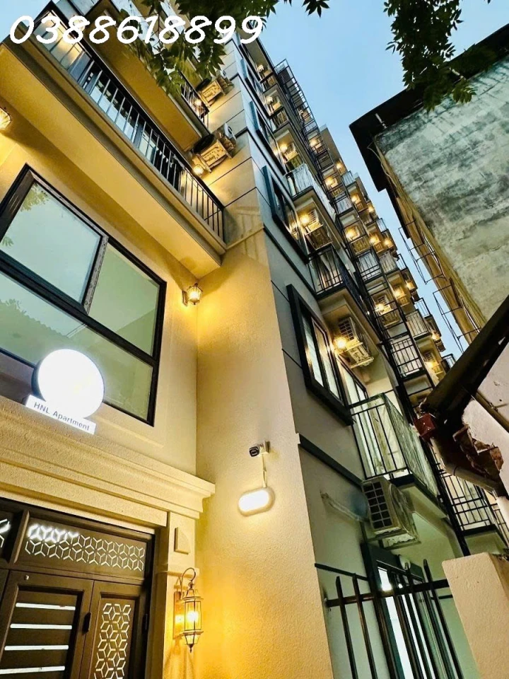 BÁN TOÀ CHDV DỊCH VỌNG HẬU, CẦU GIẤY - 180M2 x 7 TẦNG THANG MÁY - MT 10M - Ô TÔ ĐỖ CỔNG - 30M RA PHỐ - DÒNG TIỀN 2.4 TỶ/NĂM - GIÁ 56 TỶ