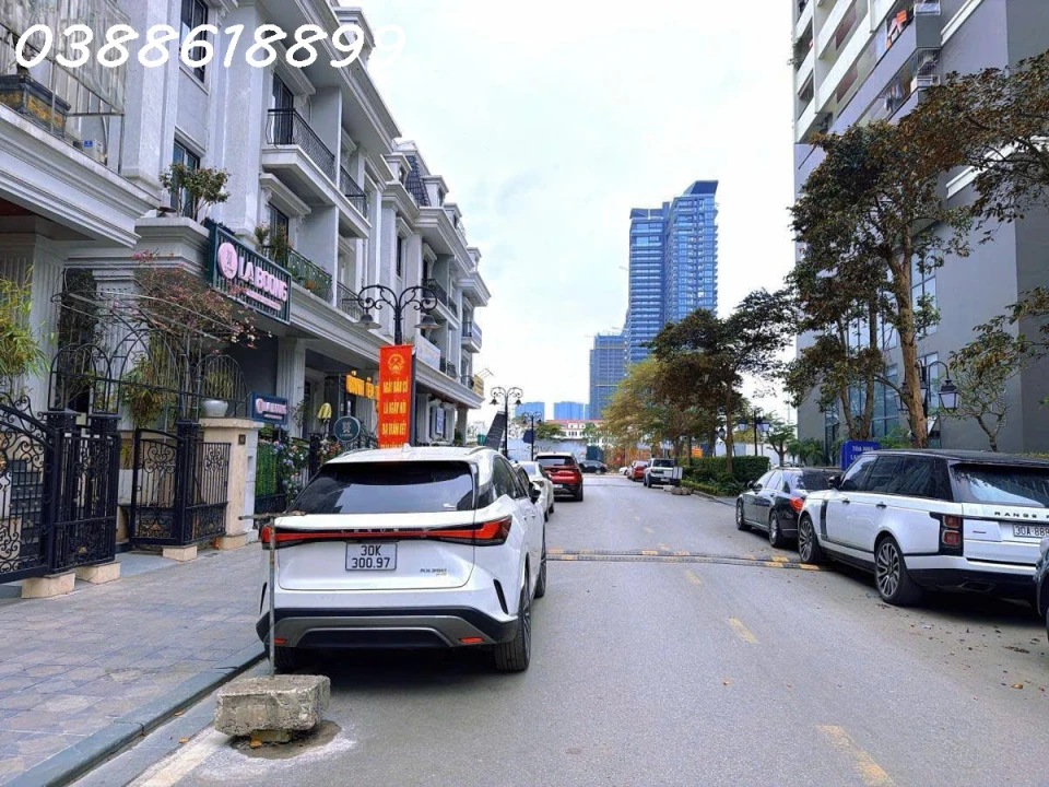 BIỆT THỰ LIỀN KỀ - SIÊU HIẾM KHU CIPUTRA - 150M2 x 5T, MT 7,5M - KINH DOANH ĐỈNH - Ô TÔ TRÁNH - VỈA HÈ RỘNG - CÓ HẦM.