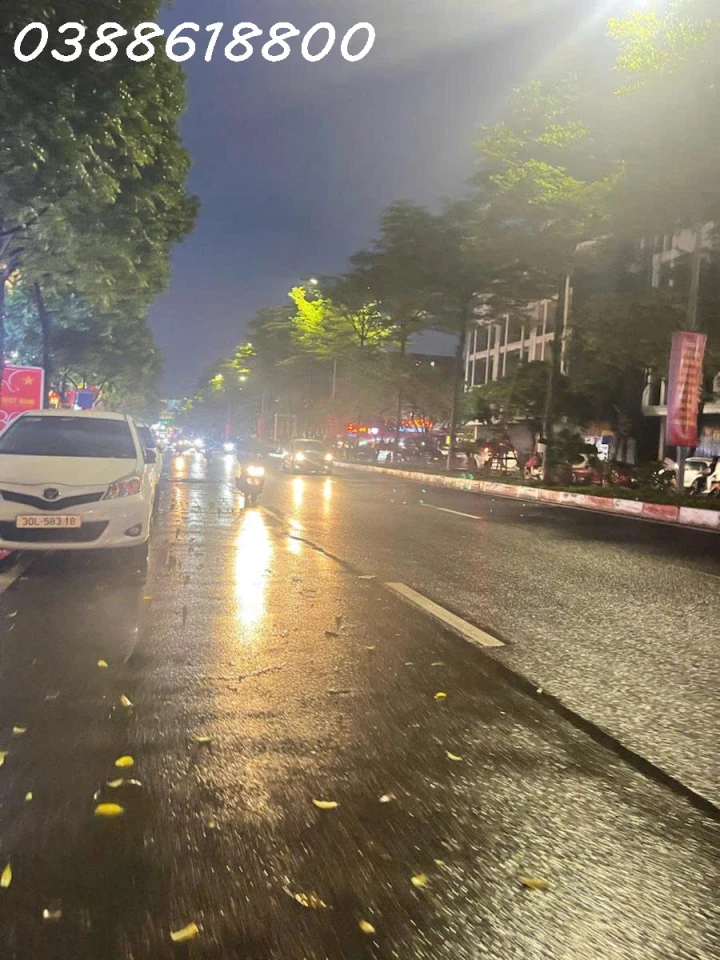 BÁN TÒA NHÀ VĂN PHÒNG SIÊU ĐẸP MẶT PHỐ TRẦN THÁI TÔNG - CẦU GIẤY - 100M x 9 TẦNG THANG MÁY - MT 7,1M - VỈA HÈ ĐÁ BÓNG - CHO THUÊ 150 TR/TH