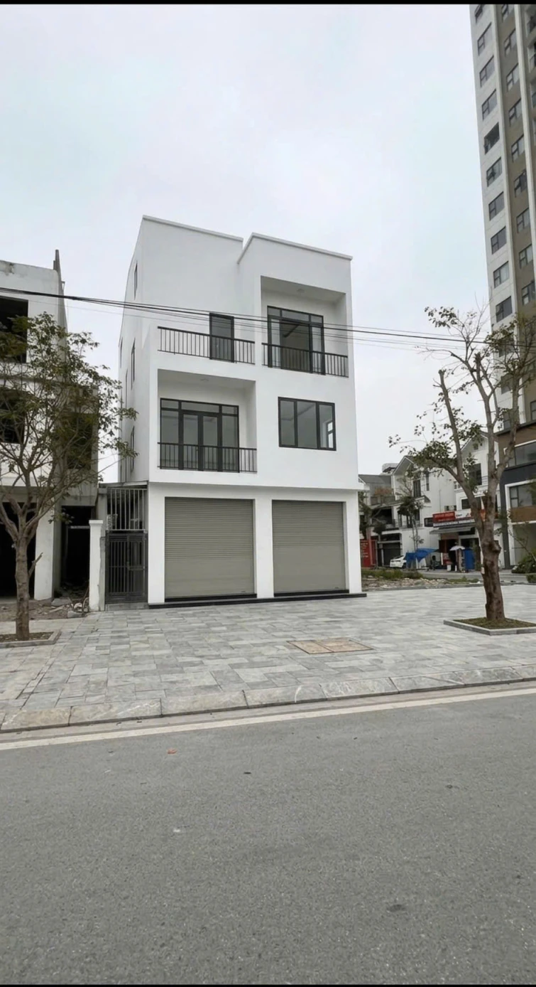 CHÍNH CHỦ CHO THUÊ NHÀ NGUYÊN CĂN 4 TẦNG MỚI XÂY TẠI  HƯNG DŨNG, TP VINH, NGHỆ AN