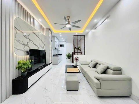 NHÀ ĐẸP 5 TẦNG – SÂN ĐỂ XE – TRUNG TÂM HAI BÀ TRƯNG – 6.6 TỶ