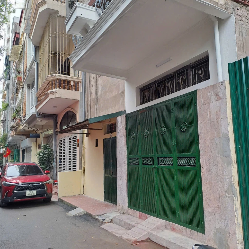 Cho thuê nhà liền kề tại số 24 ngách 35 ngõ 4 Phương Mai – 47m2– ô tô vào – giá 16 triệu/tháng