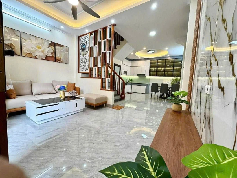 Bán Nhà Phú Đô – Ngách Ít Nhà – Yên Tĩnh – Riêng Tư
Nhà Đẹp Phú Đô – Xây Mới Hoàn Toàn – Sổ Đỏ Nở Hậu Tài Lộc
. Kv Bv Hồng Ngọc. 40 m * 5 Tầng. 8,1 Tỷ. SĐT 0972 078 667