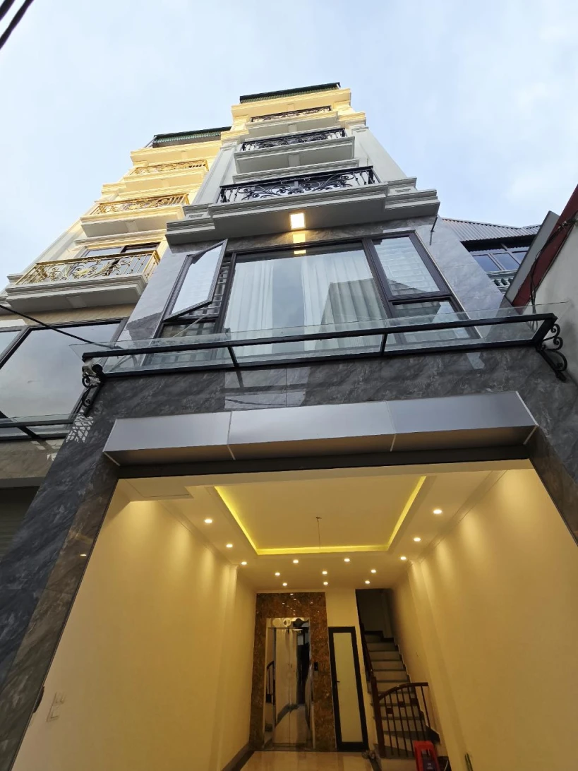 Bán nhà thạch bàn, 45m x 6T gara thang máy kinh doanh nhỏ, giá chỉ nhỉnh 11 tỷ còn tl. LH 0936123469