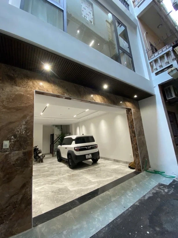 Bán nhà 50m x 6T Nguyễn Văn Cừ, oto vào nhà, ngõ thông, full nội thất chỉ hơn 16 tỷ còn tl