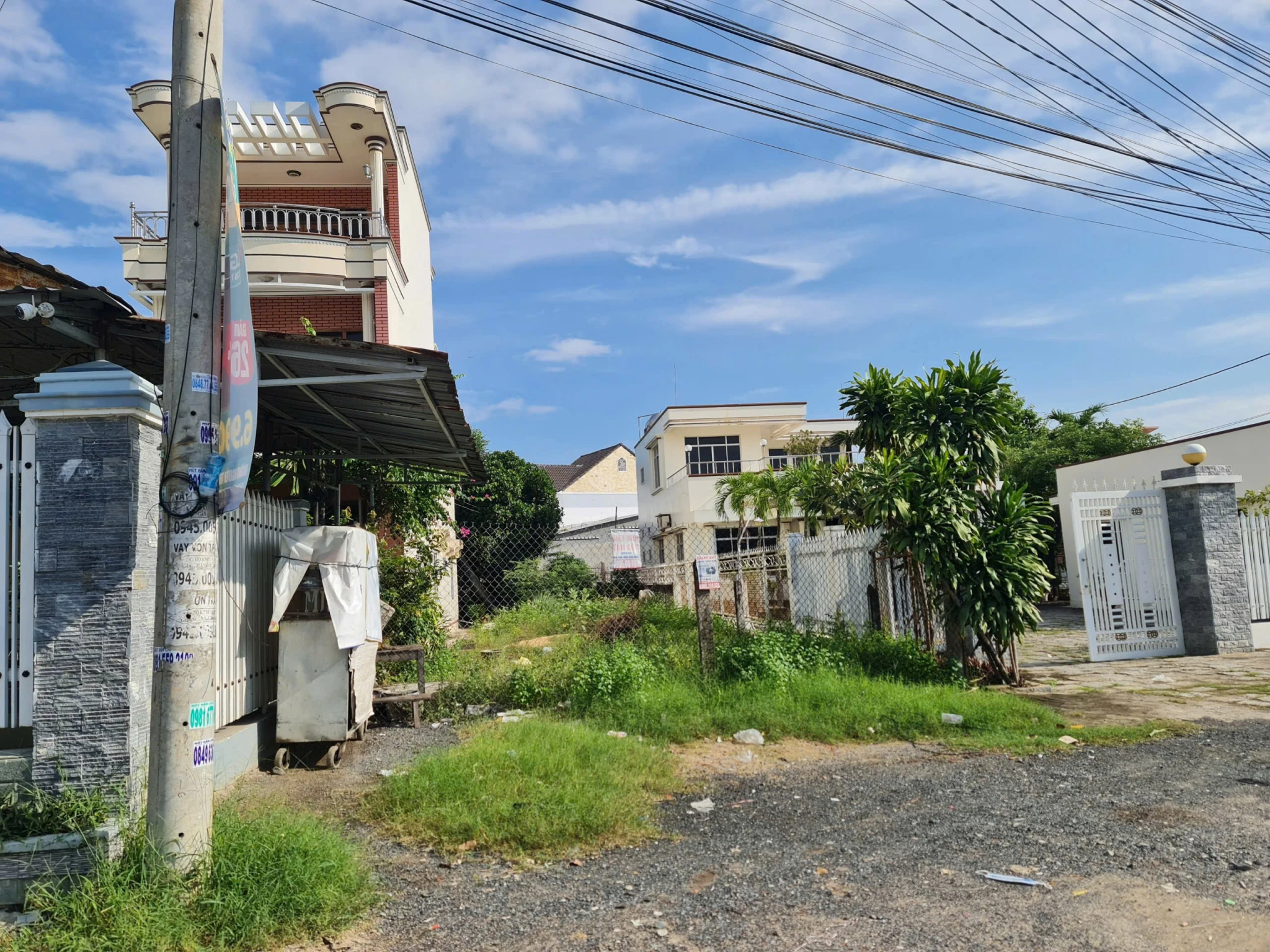 Đất mặt tiền ql1a phường Ninh Hà( phường Hòa Thắng mới) tỉnh Khánh Hoà. 
Diện tích 212m2 ngang 7m
4,2 tỷ có thương lượng.Liên hệ  e để biết thêm chi tiết