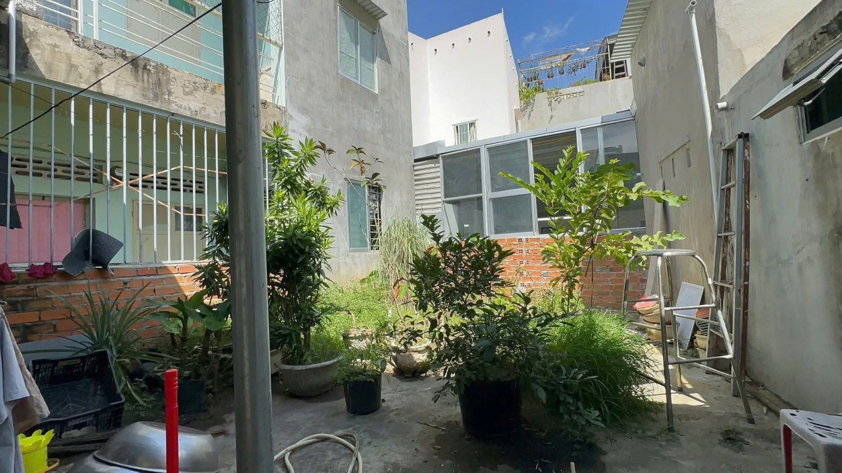 Bán nhà cách biển Hòn Chồng, Nha Trang 300m

Diện tích 164m, diện tích thực gần 200m.
Nhà cách bãi tắm biển Hòn Chồng 300m.
Giá 13,2 tỷ lh e nhé