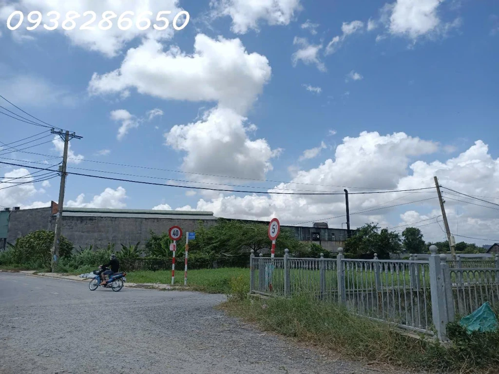 Bán đất thổ cư 5840m2 Phan Văn Hớn, Hóc Môn, 10 triệu/m2, sổ đỏ