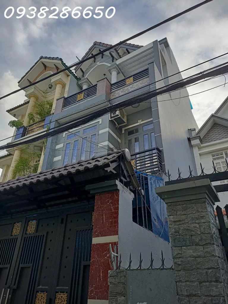 VỊ TRÍ CỰC ĐẸP - HẺM XE HƠI 1 TRỤC THẲNG SAU CĂN MẶT TIỀN - SỔ VUÔNG A4 - CỘNG NHẬN ĐỦ 64M2 - TẶNG FULL NỘI THẤT