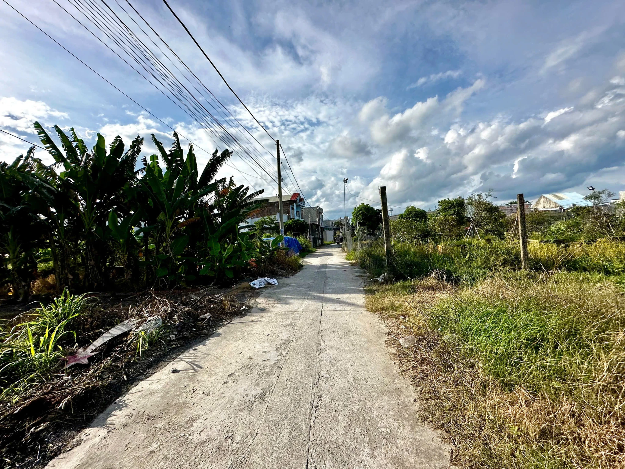 Chính Chủ Cần Bán 2 Lô Đất liền kề; Hẻm 847 Đường Đồng Khởi, Phường Tân Phong( cũ ) TP. Biên Hòa, Đồng Nai
Địa Chỉ mới : Phường Tân Triều, Tỉnh Đồng Nai.