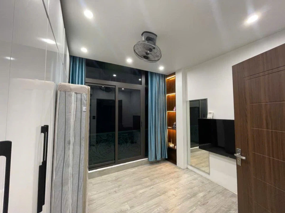 BÁN CĂN ĐỐNG ĐA 4 TẦNG 20M  GẦN PHỐ - 2 MẶT NGÕ Ô TÔ - KINH DOANH - 40 RA MẶT PHỐ - NHÀ ĐẸP