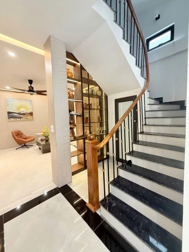 BÁN NHÀ GIẢI PHÓNG - LÔ GÓC - 3 MẶT THOÁNG - THANG MÁY - KINH DOANH  NGÕ THÔNG Ô TÔ VÀO NHÀ ❤️‍🔥❤️‍🔥 73M   21.8 TỶ