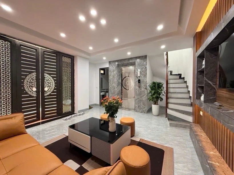 Bán nhà Định Công Thượng –ngay cầu Lủ  35m² x 6T thang máy -Cách ô tô tránh 10m -Full nội thất  10.15 tỷ