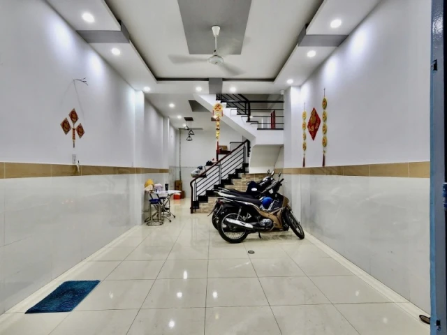 Nhà Tân Phú Giáp Tân Bình, Ngay nhà ga T3, 44m2 3PN, gần AEON, Chợ, giá nhỉnh 5 tỷ