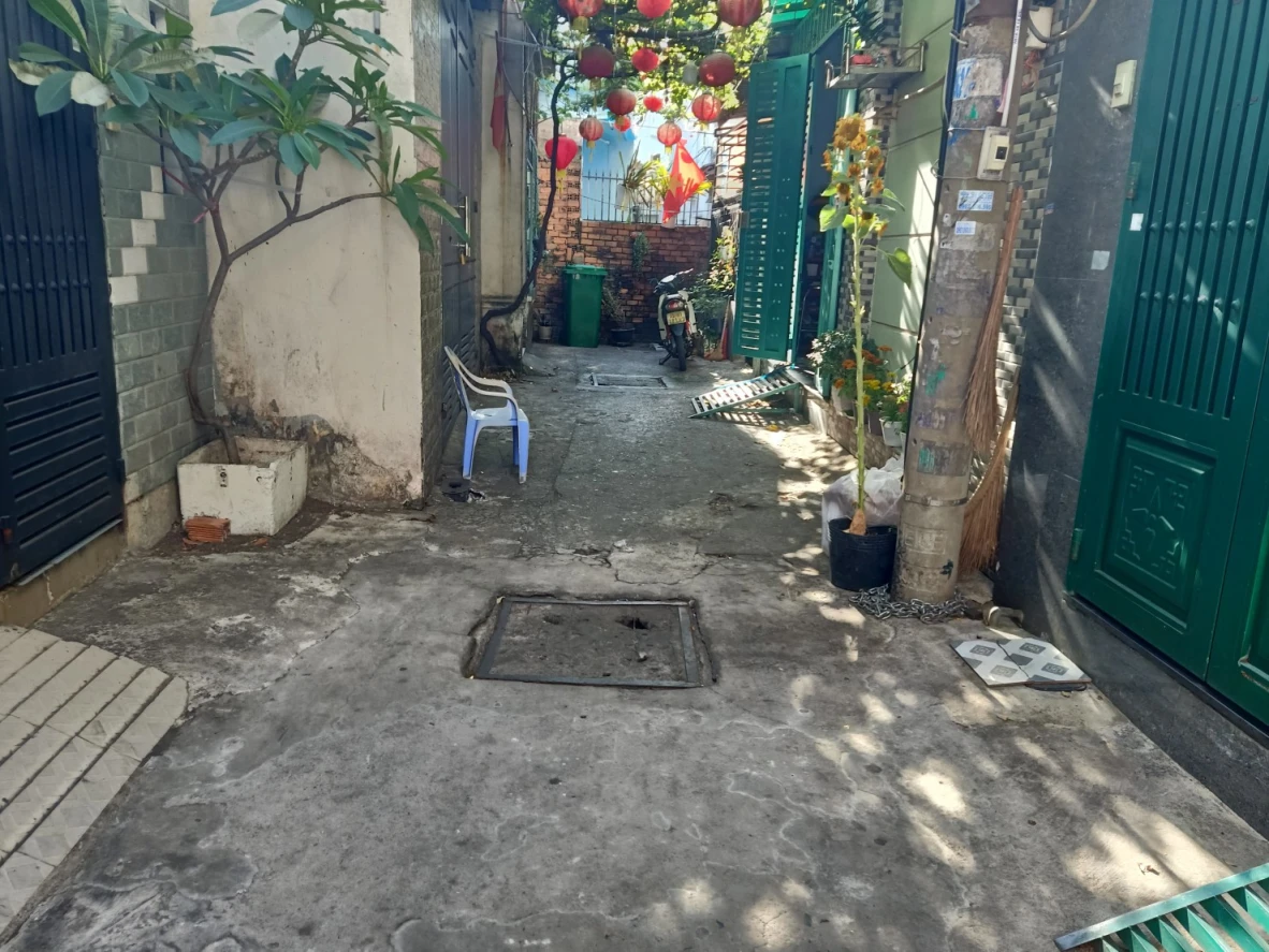 Giá cực hời! Bán nhà hẻm Lê Đình Thám Tân Phú 50m2, sổ hồng. Chỉ 4.7 tỷ. Gọi ngay!