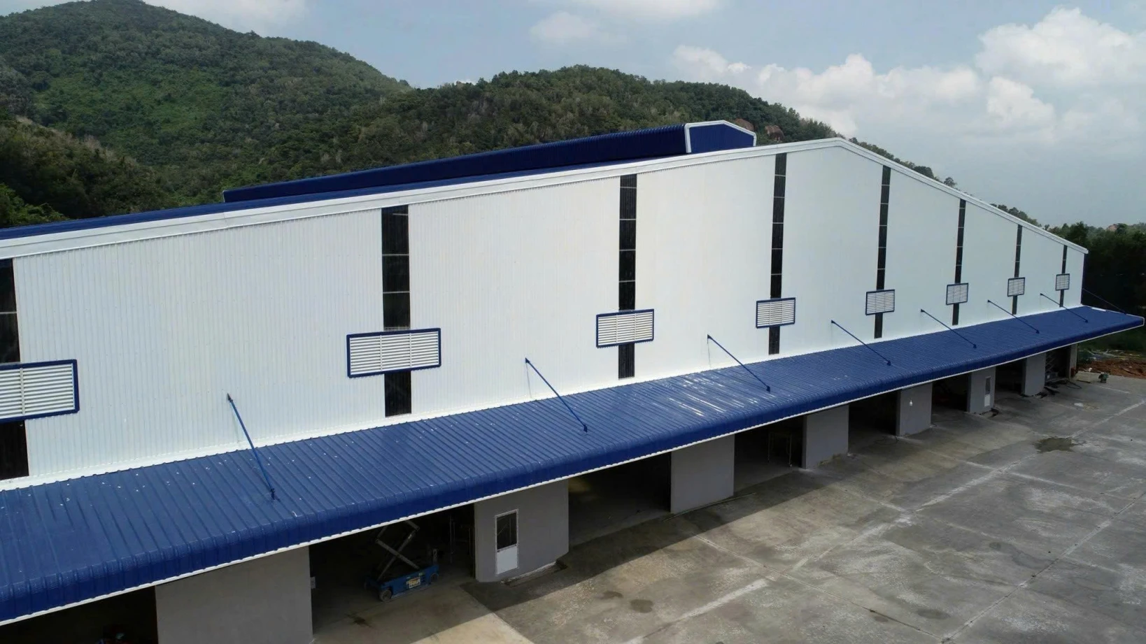 XN150 cho thuê nhà xưởng, kho bãi kiên cố ,ngoài KCN , có PC tự động. giao liền