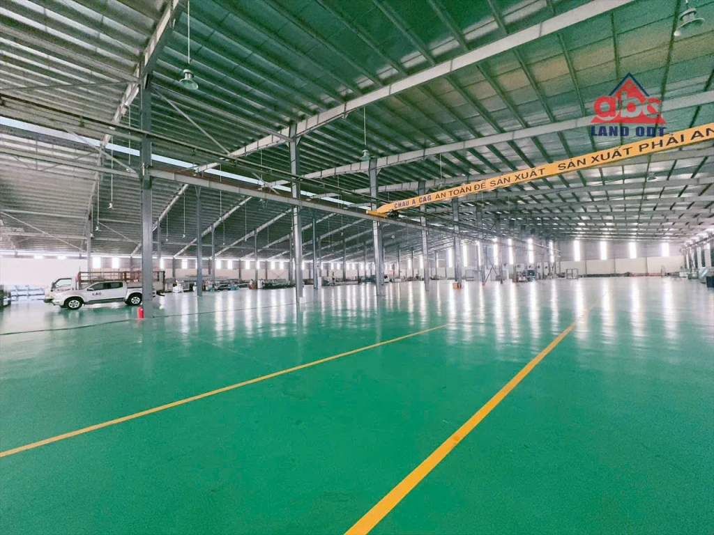 XT062 Kho cho thuê lưu trữ hàng ổn định lâu dài, với thiết kế khung thép, trống kho giao liền