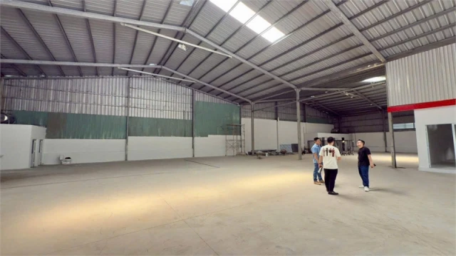 XT632 Kho, Showroom với mặt tiền rộng 52m cho thuê ổn định lâu dài, khung thép kiên cố