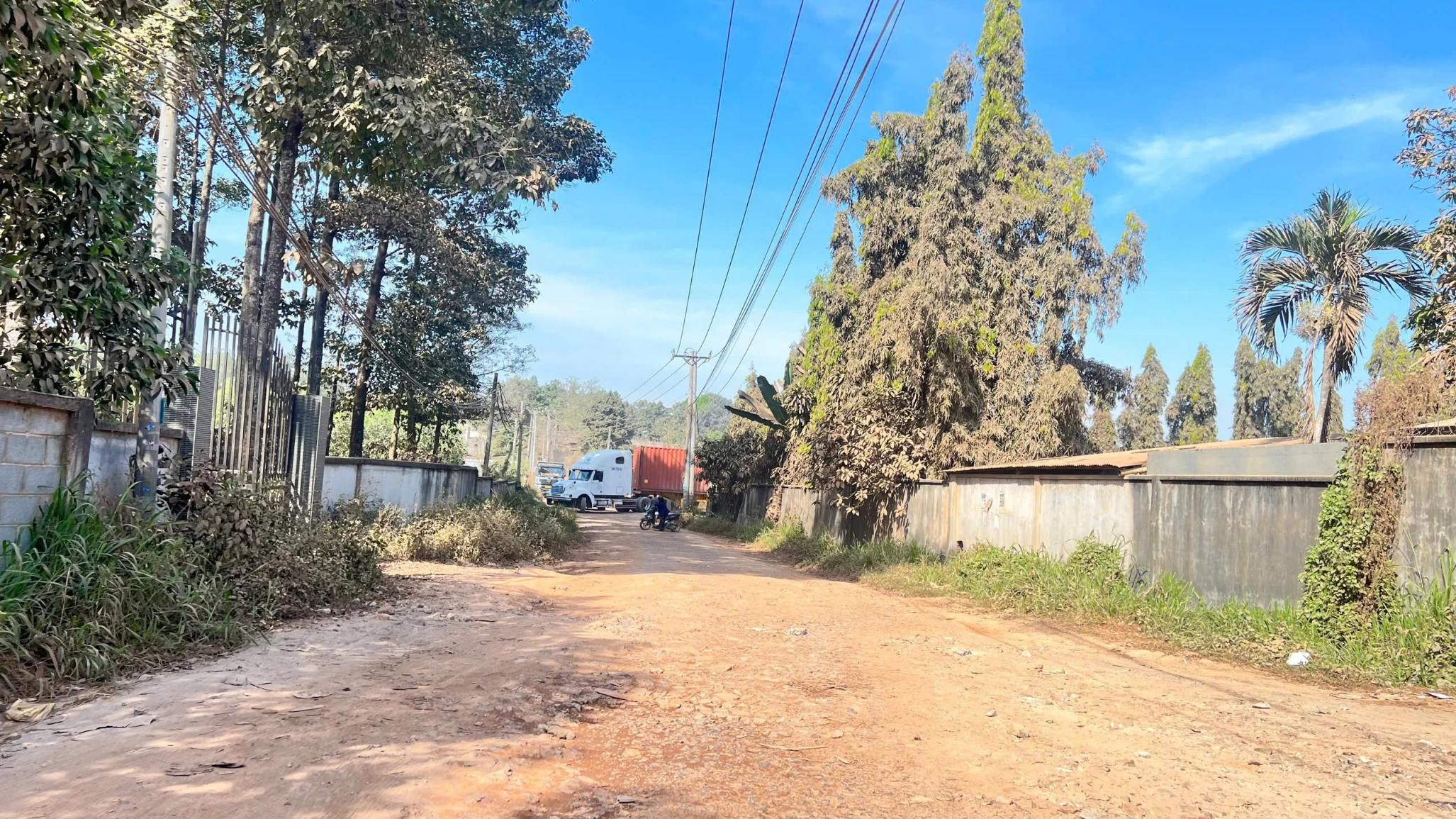 X024 BÁN GẤP Nhà Xưởng trên thửa đất rộng 8.500m² , có sẵn nhà xưởng và trạm điện lớn