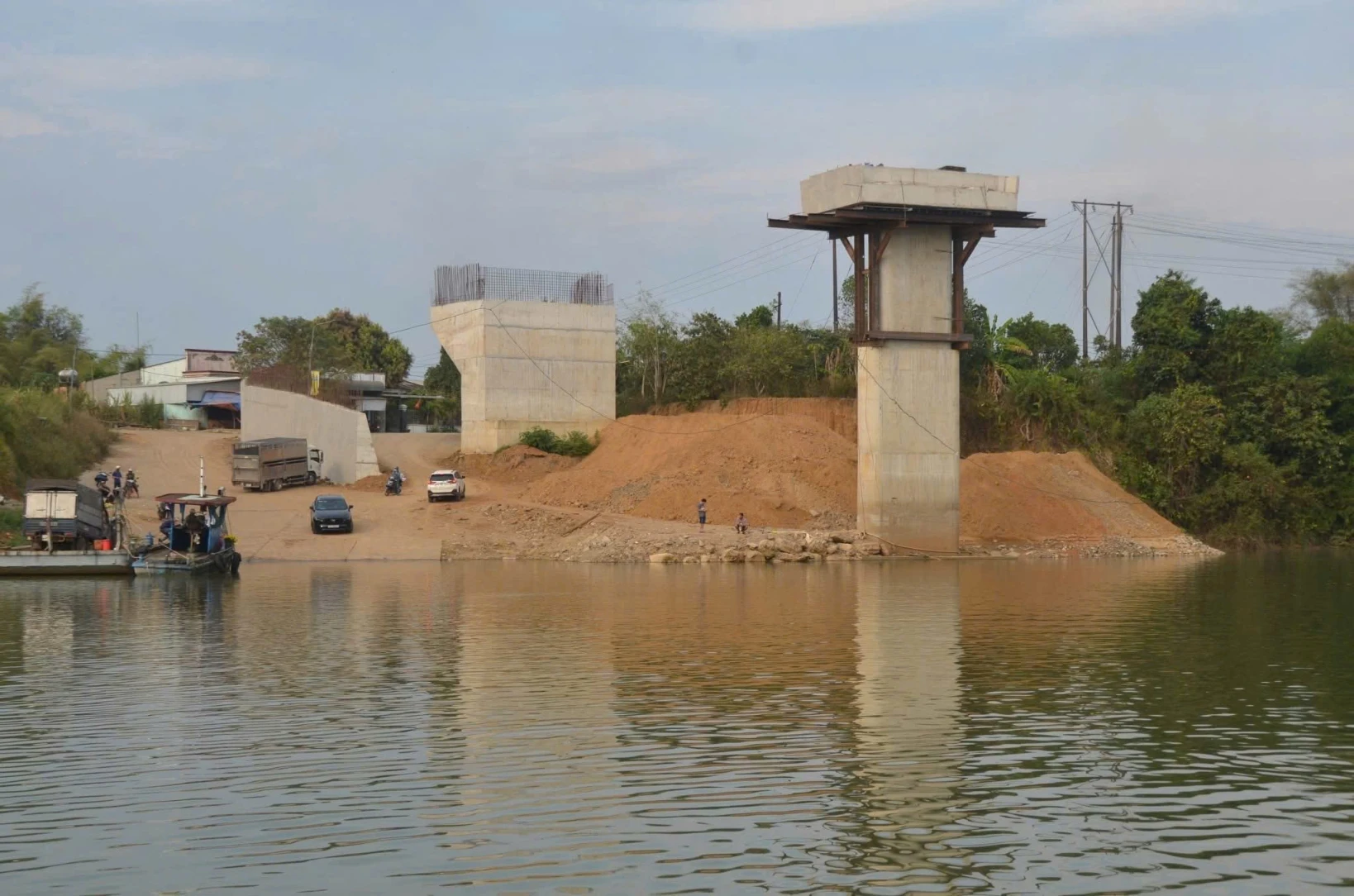 bán nhà cấp 4. khí hậu trong lành. hàng xóm đông đúc, thân thiện, sẵn sổ giao dịch liền