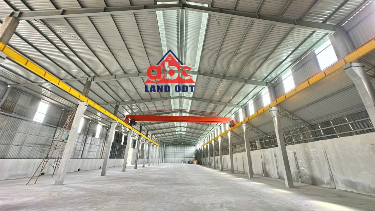 XN165 nhà xưởng sản xuất, mặt tiền đường đồng khởi, với mật độ dân cư đông đúc