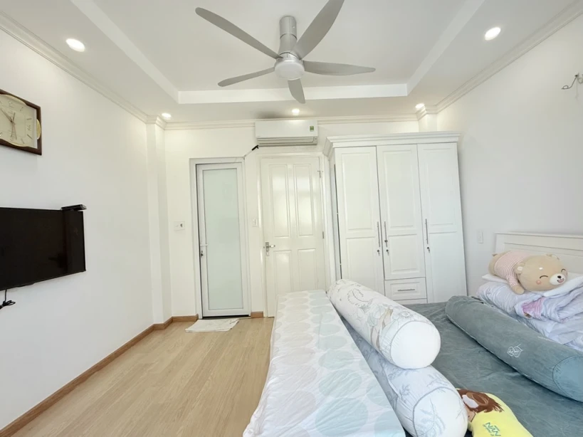 CHDV NGAY VINCOM PLAZA - HẺM XE HƠI NGUYỄN XÍ PHƯỜNG BÌNH THẠNH - 4 TẦNG 50M2 - DÒNG TIỀN 35TR/THÁNG - CHỈ 8T