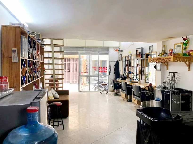 LÔ GÓC - MẶT PHỐ PHAN ĐÌNH GIÓT KINH DOANH SẦM UẤT - 2 Ô TÔ TRÁNH NHAU THOẢI MÃI , Ô TÔ VÀO NHÀ ��