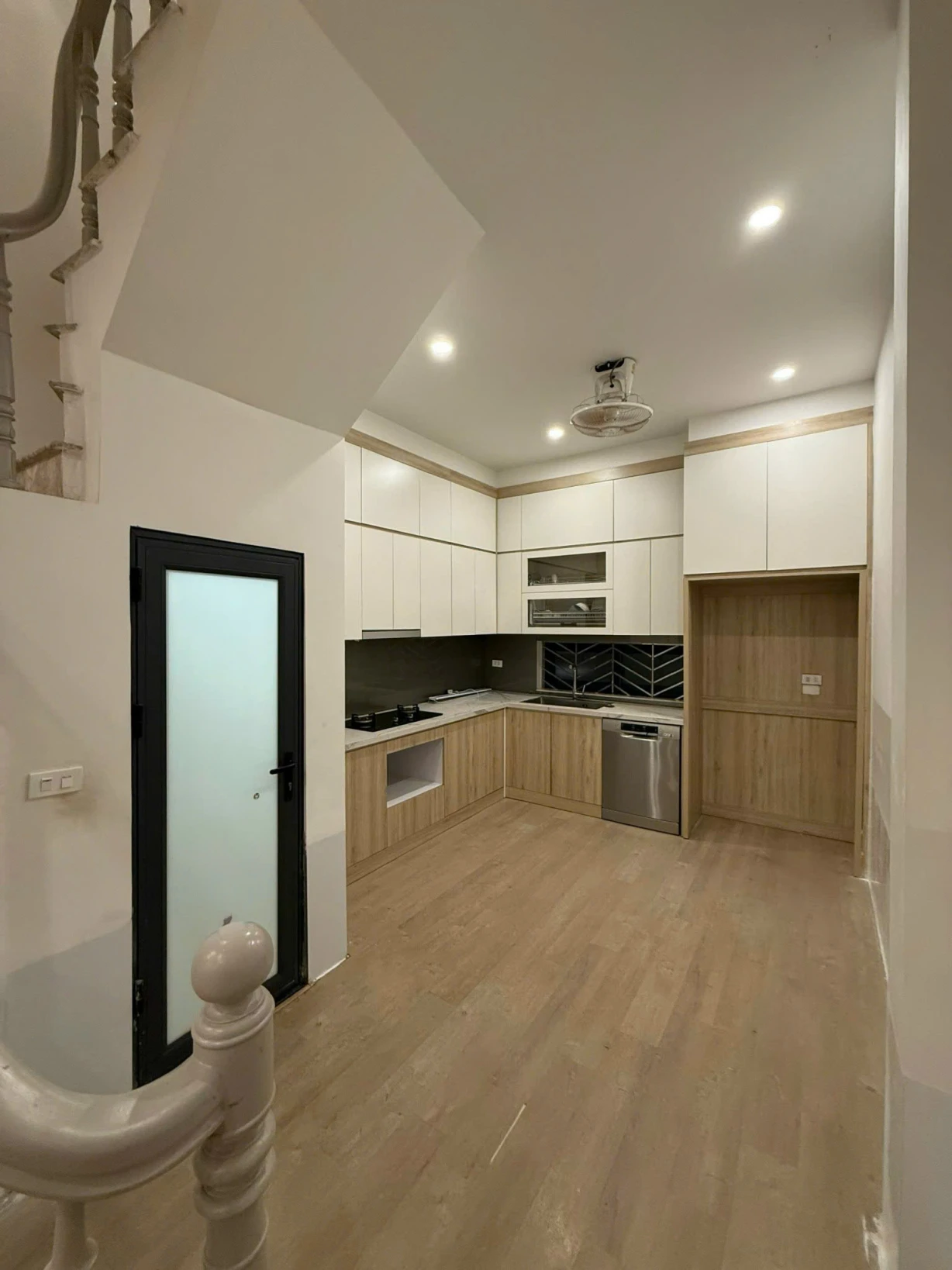 CHO THUÊ NHÀ THỤY KHUÊ - TÂY HỒ - HÀ NỘI