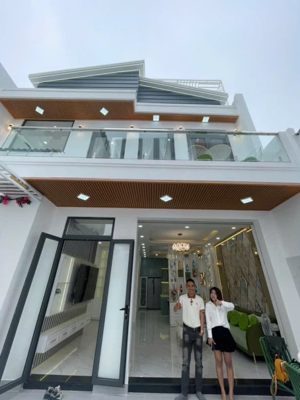 BÁN NHÀ BIỆT THỰ – PHẠM HỮU LẦU - Q.7 - CÁCH  ĐƯỜNG CHÍNH 10M - LÔ NHÌ  –  GẦN PHÚ MỸ HƯNG - GiÁ  8x TỶ