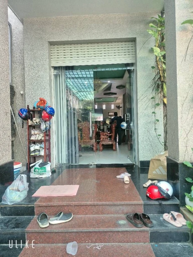 CHỦ ĐỊNH CƯ MỸ BÁN GẤP – NHÀ 2 TẦNG ĐẸP, XE HƠI NGỦ TRONG NHÀ – GẦN VÕ VĂN NGÂN – CHỈ 17 TỶ