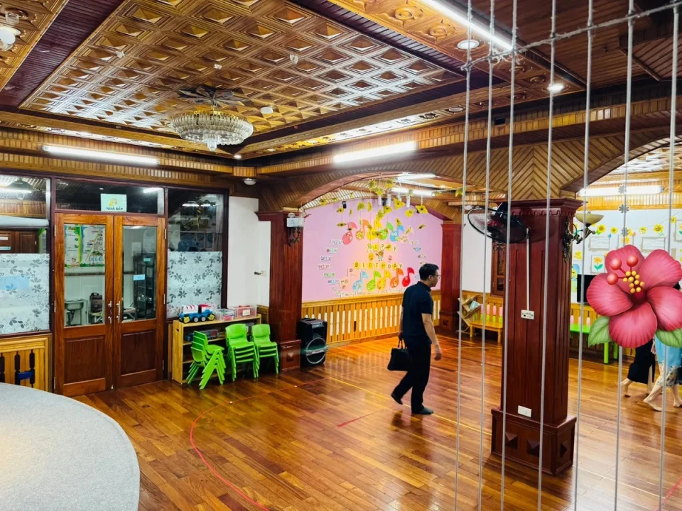 BÁN BIỆT THỰ ĐƠN LẬP KĐT DỊCH VỌNG – THÀNH THÁI – CẦU GIẤY – 306M2 – 5 TẦNG – MT 15M – 95 TỶ