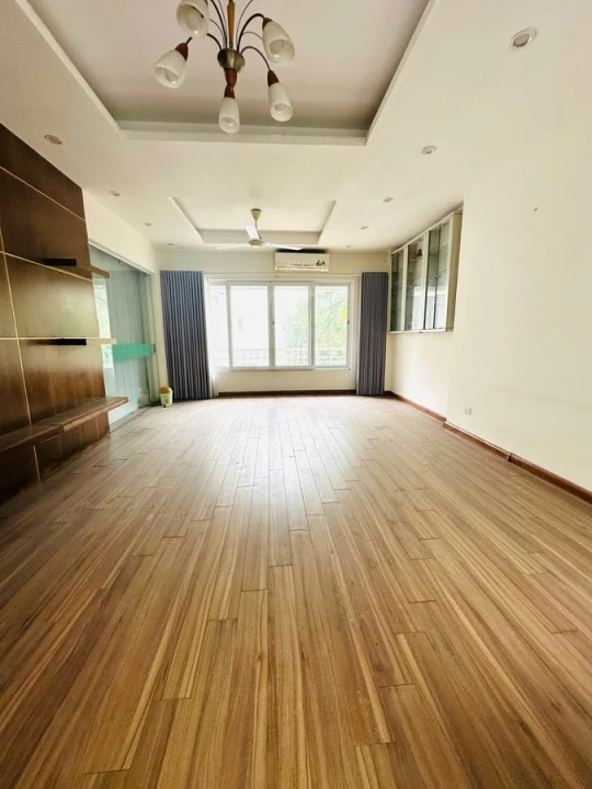 Bán liền kề KĐT Yên Hòa – Trung Kính | 73m2, 5 tầng, view công viên | HIẾM – GIÁ TỐT 36.5 TỶ