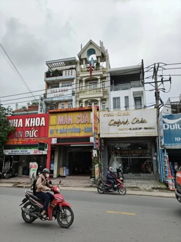 Bán nhà 4 tầng 5x20m giá 10,2 tỷ Đường Nguyễn Ảnh Thủ