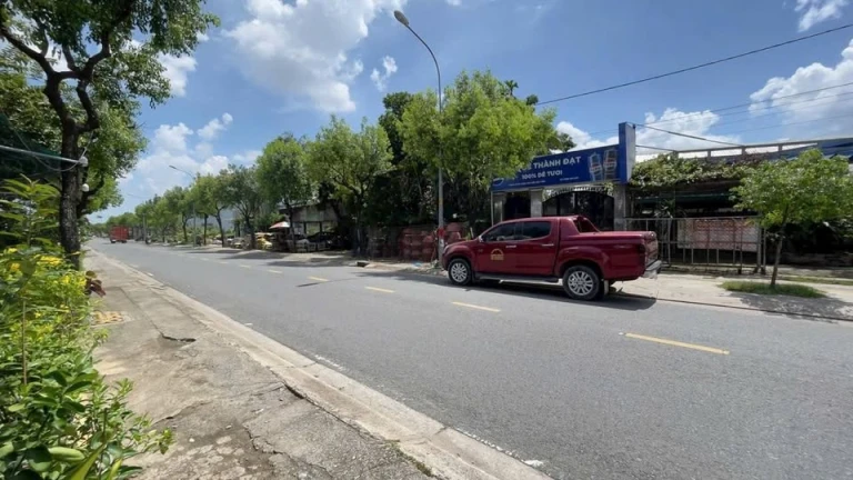 Bán nhà mặt tiền 12x30m nở hậu 17m giá 10,7 tỷ Đường Huỳnh Thị Na