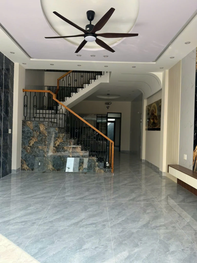 BÁN NHÀ MẶT TIỀN ĐƯỜNG TRẠNG QUỲNH - QUY NHƠN NAM. MÃ SỐ: #MT3884