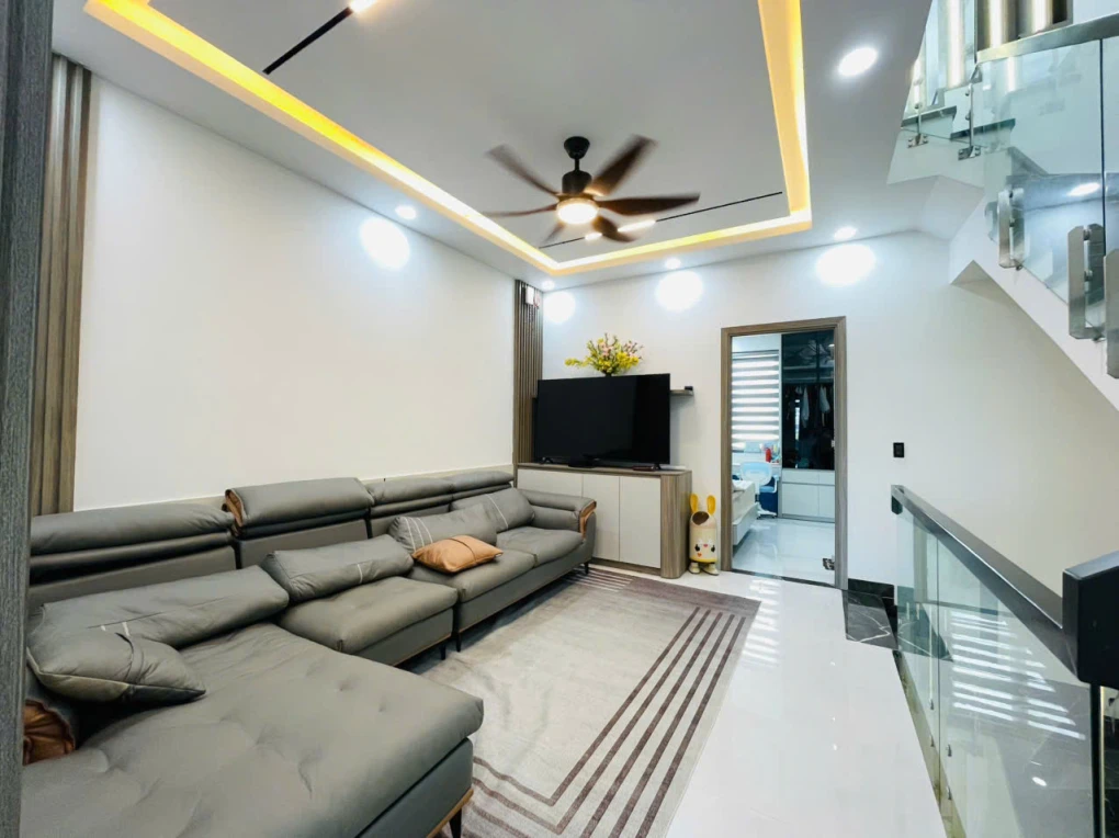 Nhà Hiện Đại Khu Đô Thị Mỹ Gia Vài Bước Tới Sân Banh tặng full nội thất xịn