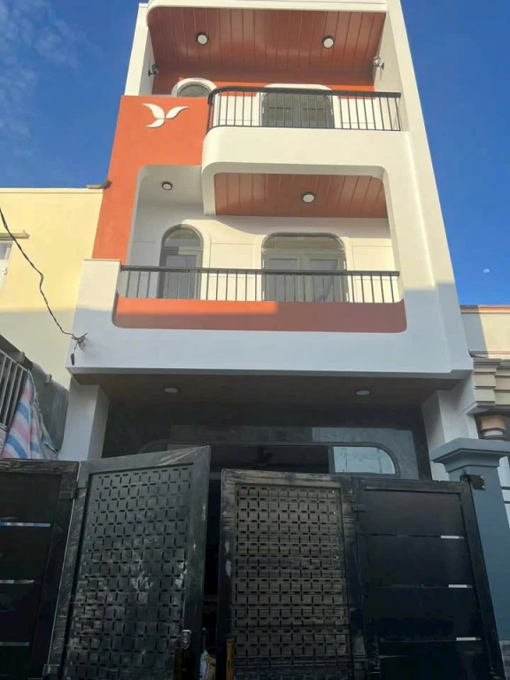 Bán gấp nhà mới 3 tầng hẻm 3,5m Liên Hoa – gần chợ Phường Tây