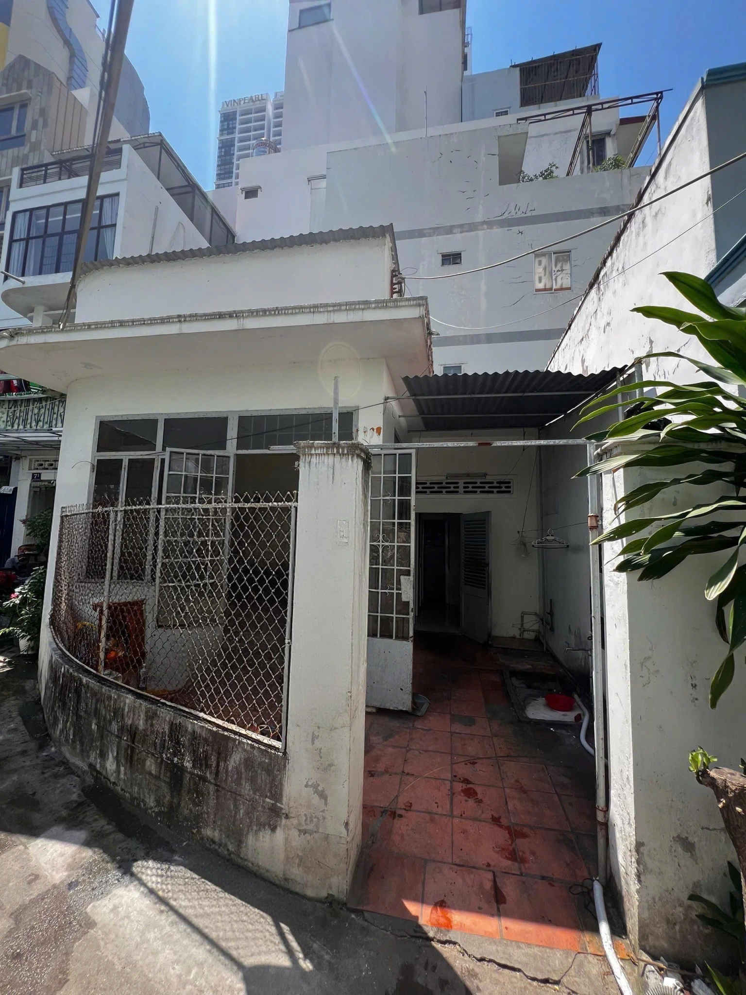 Nhà Trung Tâm Phố Tây Nha Trang Góc 2 Mặt Thoáng Gần Biển Nha Trang