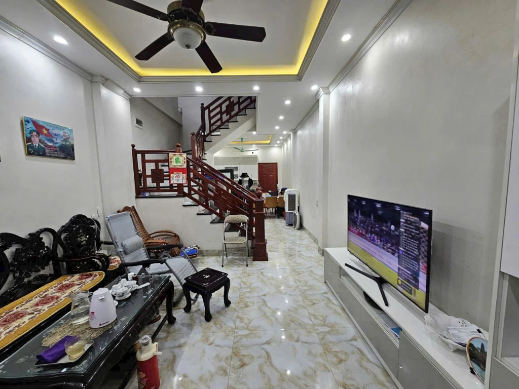 Bán nhà 3 tầng giãn dân Khả Lễ ngay cạnh vườn hoa  vị trí cực đẹp ở luôn