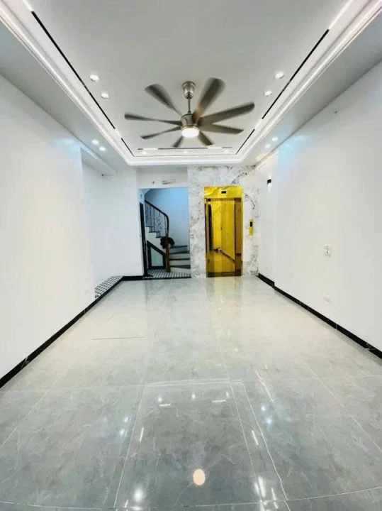 NHÀ ĐẸP TRUNG TÂM ĐỐNG ĐA – THANG MÁY – NGÕ THÔNG – PHỐ TÔN ĐỨC THẮNG