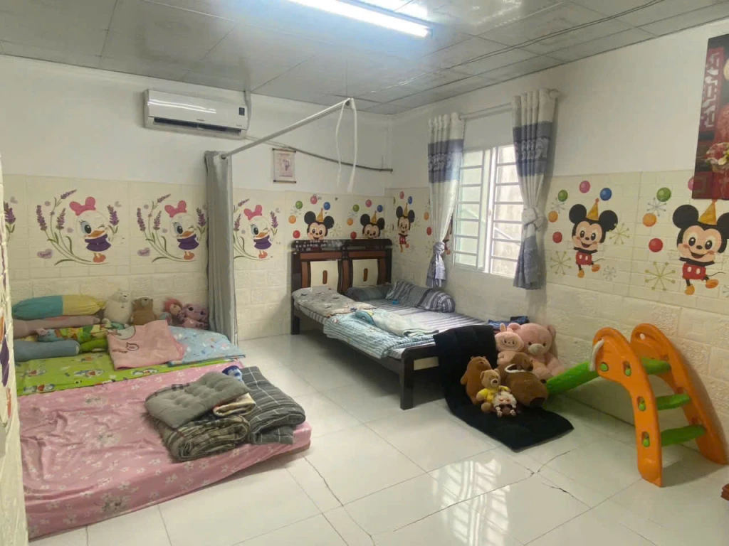 CẦN BÁN NHÀ MẶT TIỀN ĐƯỜNG TRẦN PHÚ – ĐỐI DIỆN TRƯỜNG TIỂU HỌC, KẾ BÊN BỆNH VIỆN ĐA KHOA TỈNH VĨNH LONG