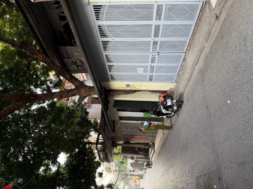 bán nhà 2T ngõ 604 Ngọc thuỵ 120 x 7m oto thông kinh doanh giá chỉ hơn 14 tỷ