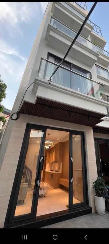 Bán nhà 35m x 5T tại ngõ 71 việt hưng, oto đỗ cổng chỉ hơn 6 tỷ còn tl.