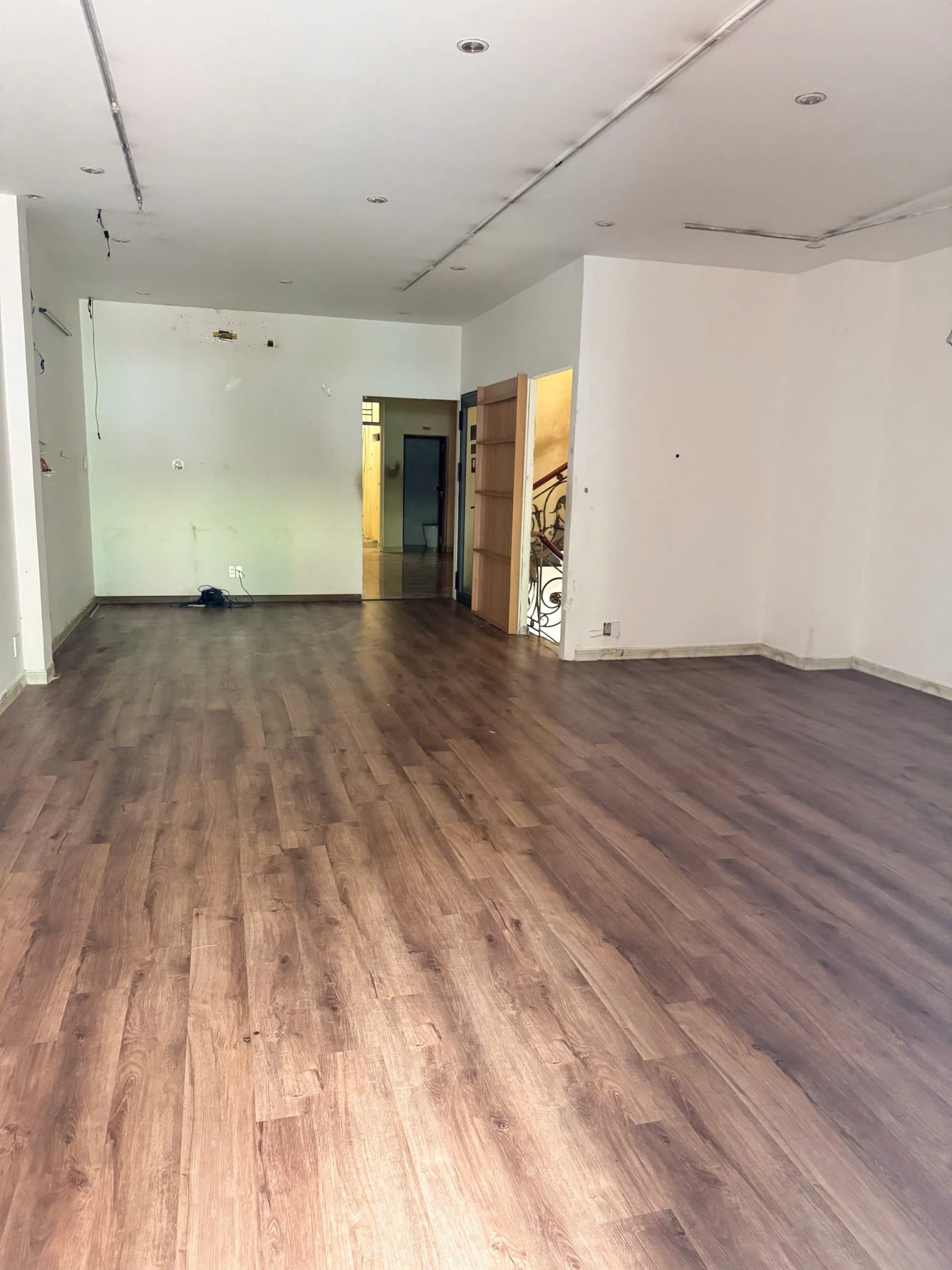 CHO THUÊ NHÀ NGUYÊN CĂN MẶT TIỀN PHẠM VĂN CHÍ, QUẬN 6