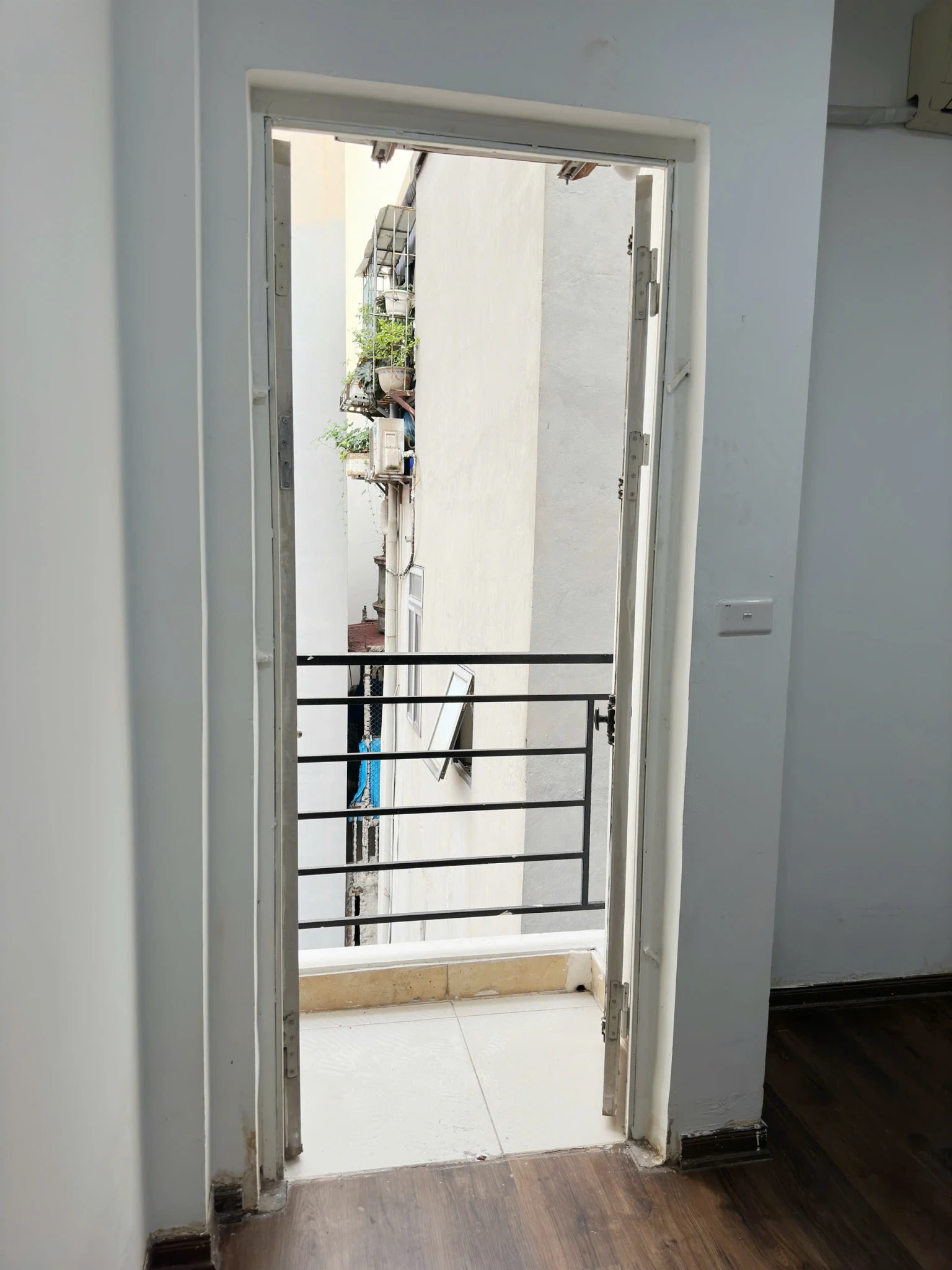 CHO THUÊ PHÒNG RỘNG 50M2 – NGÕ 173 HOÀNG HOA THÁM (279 ĐỘI CẤN) – GIÁ CHỈ 4TR5